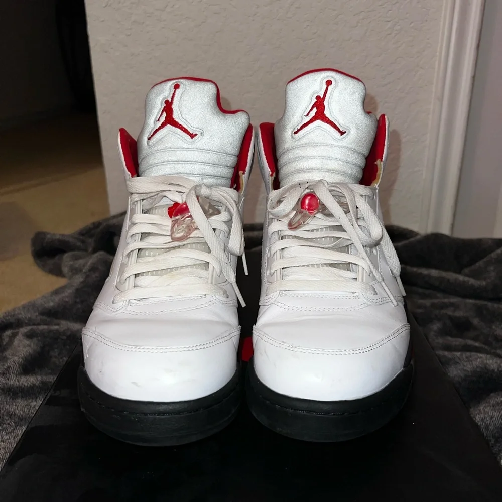 Air Jordan 5 Retro “Fire Red” - Picture 2 of 4